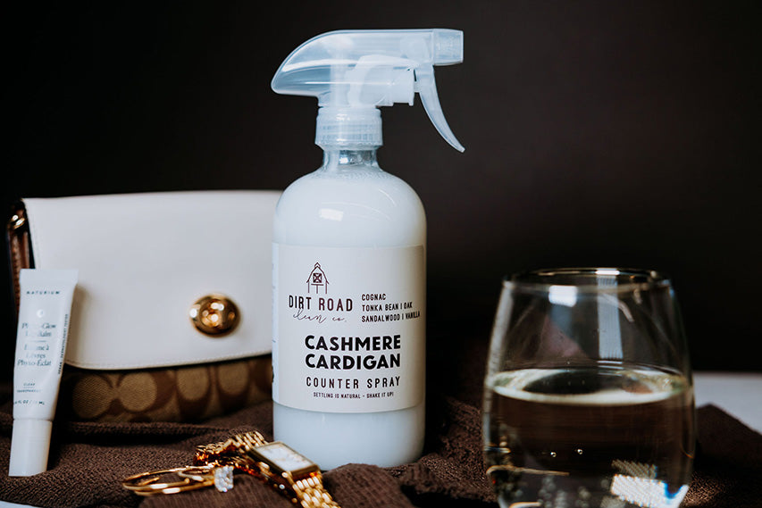 Cashmere Cardigan Counter Spray